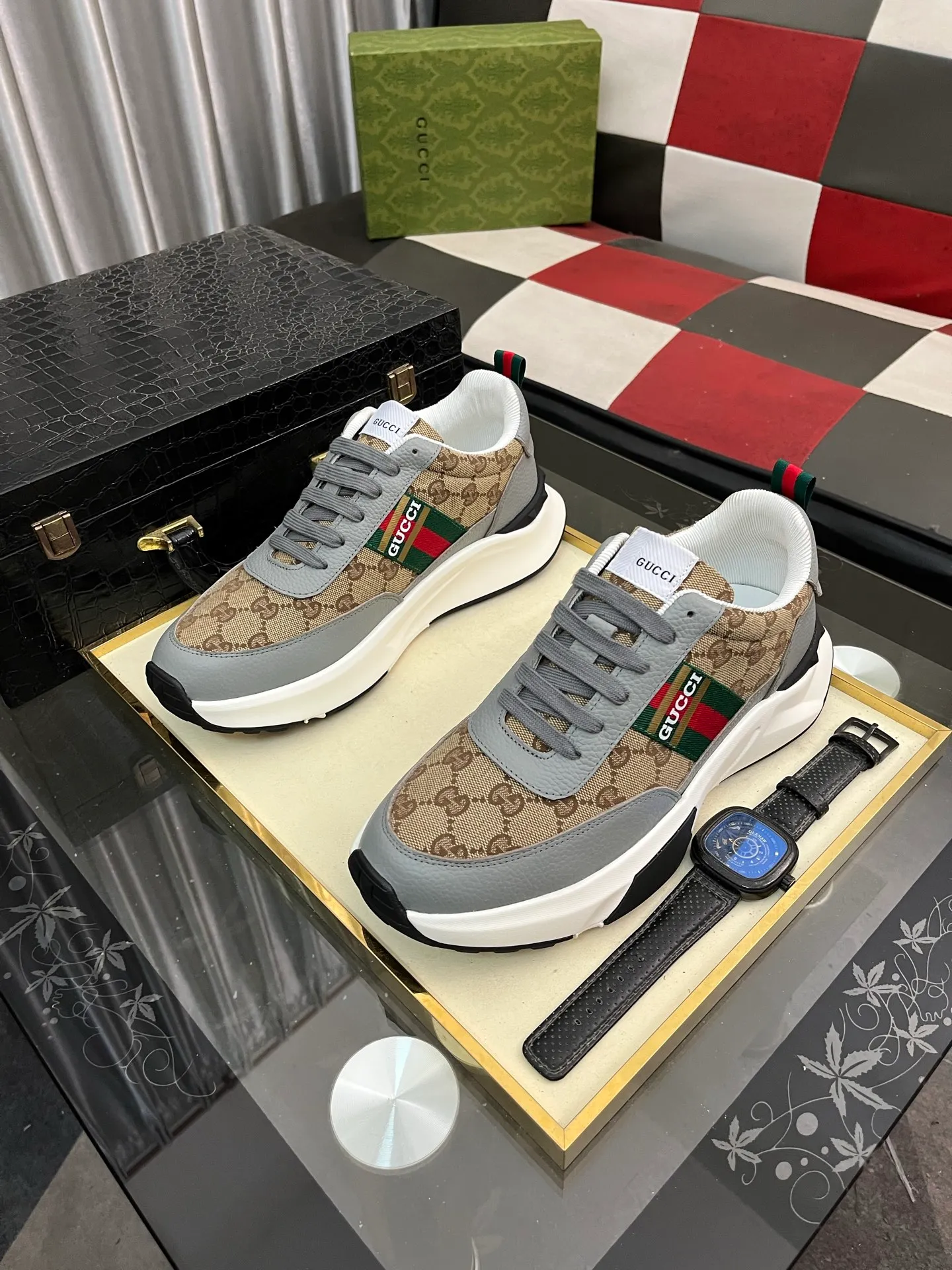 Men's Men's Shoes 💰458 ⌚️⌚️[GUCCI] Gucci men's casual shoes are absolutely popular 🔥The ultimate matching item for trendy men! The charm of super texture is irresistible, the main recommendation, the flower leather color is bright! The upper is made of high-quality brand printed fabric with cowhide, breathable leather lining and wear-resistant rubber sole, noble and elegant! Extremely comfortable🎁🎁You can be as handsome as you want💪 38-445⃣️colors available